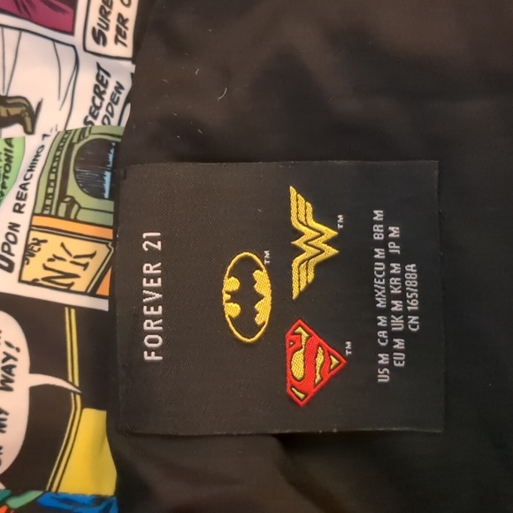Forever 21 hooded DC comic Book jacket/hoodie/puffer coat size M🎉hp🎉 - Picture 12 of 15
